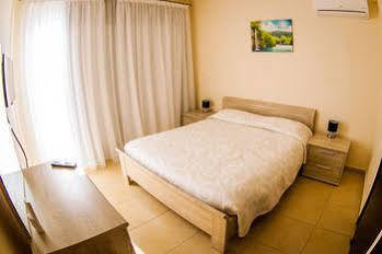 New Day Apartments Пафос Экстерьер фото